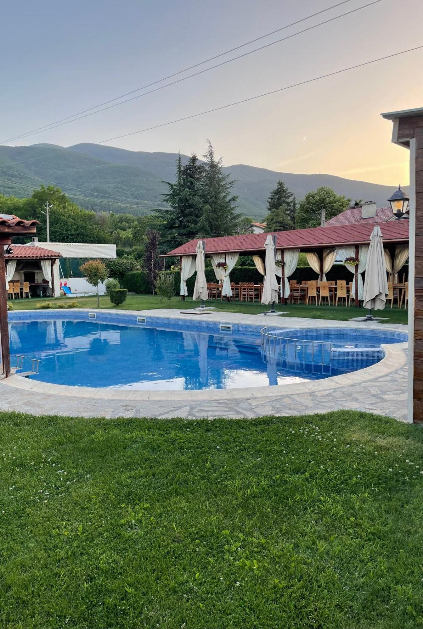 Вила Флора Паталеница Bagian luar foto