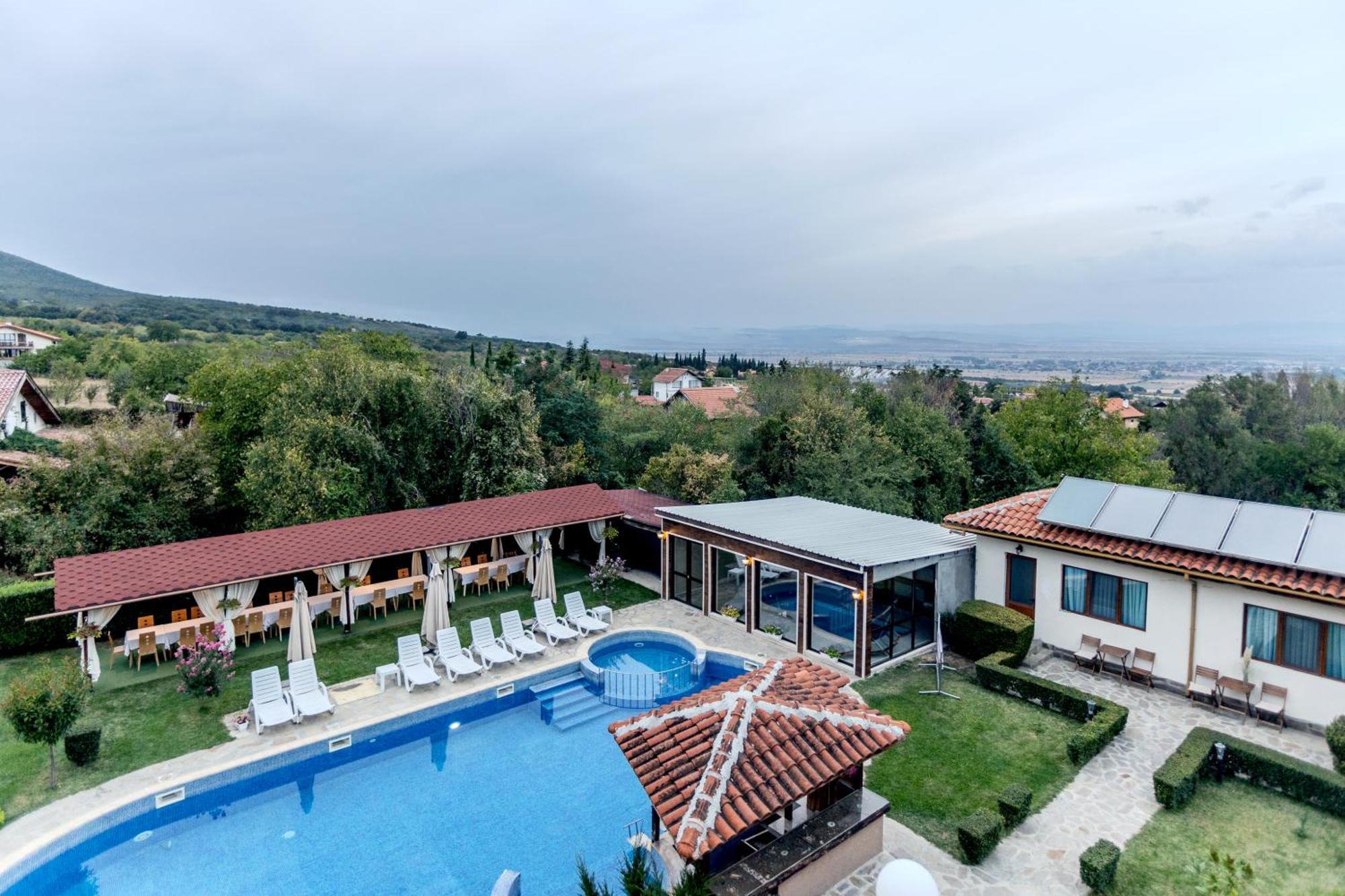 Вила Флора Паталеница Bagian luar foto